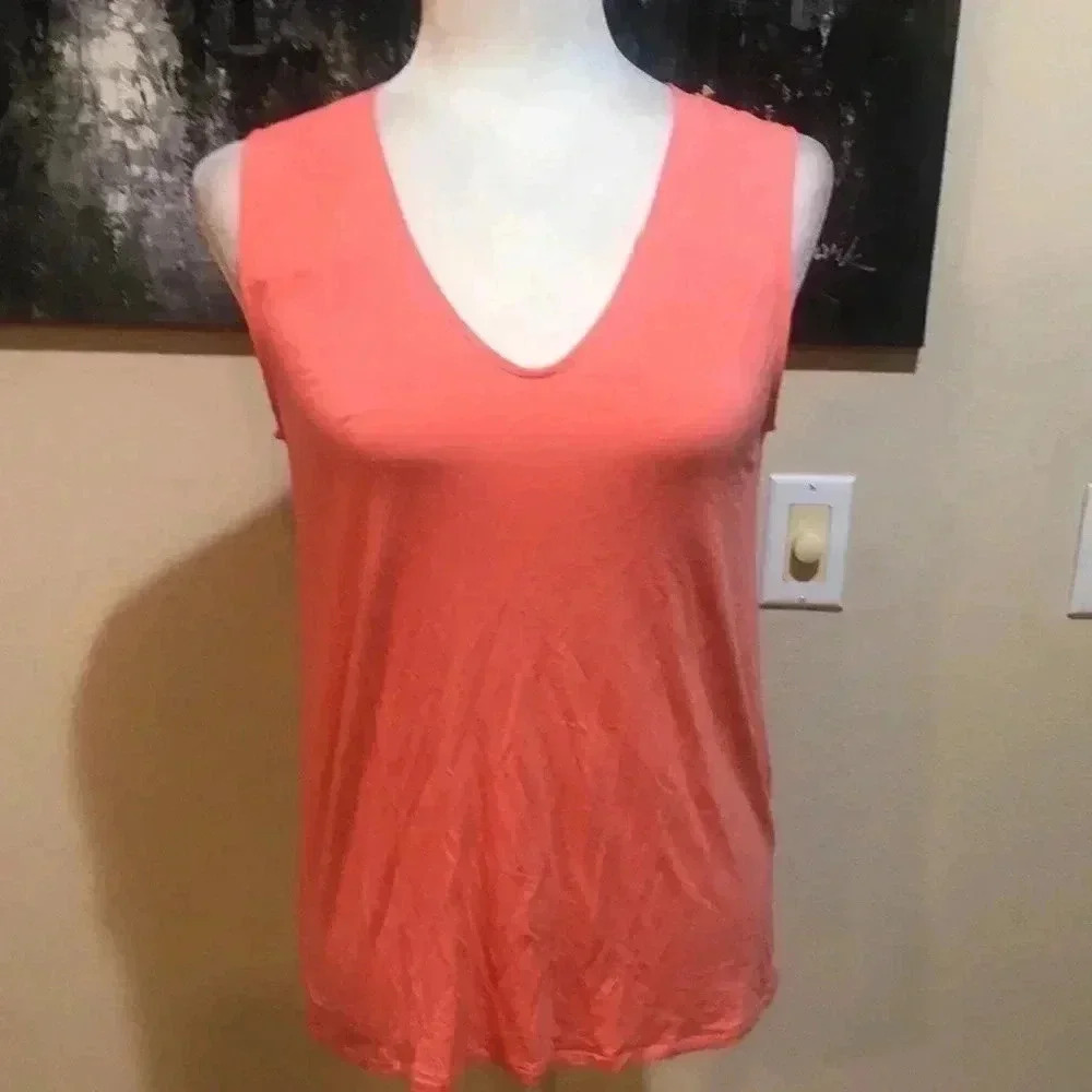 Banana Republic Blush Colored Sleeveless Mixed Fabric Top with Peephole Back-S